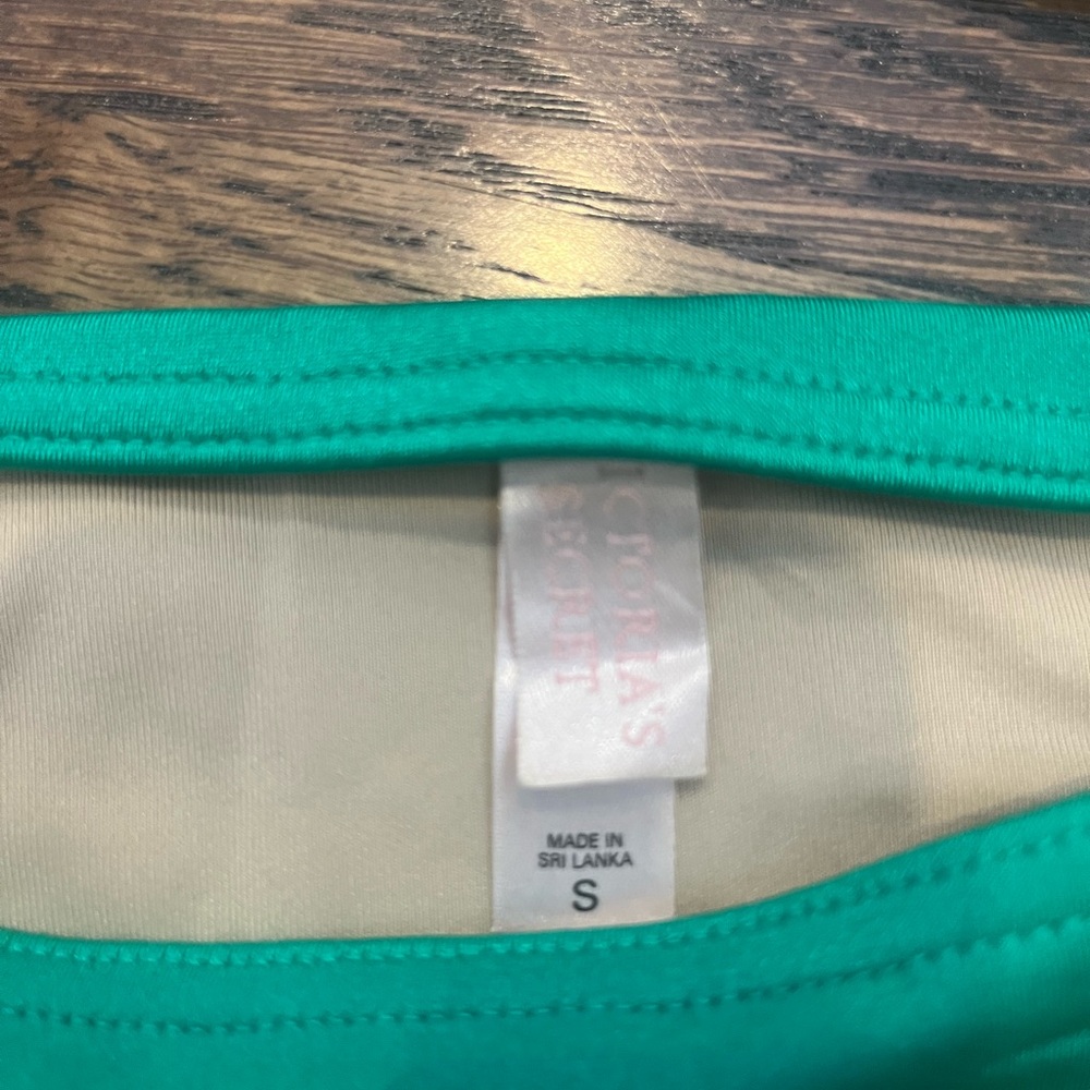 Victoria's Secret Emerald Green Bikini Set with Gold Hardware- stunning & unique - Picture 7 of 7